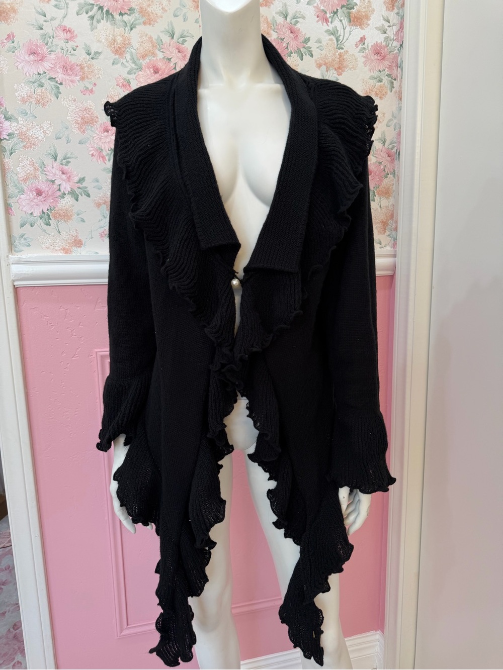 American Vintage Black Ruffled Open-Front Cardigan
